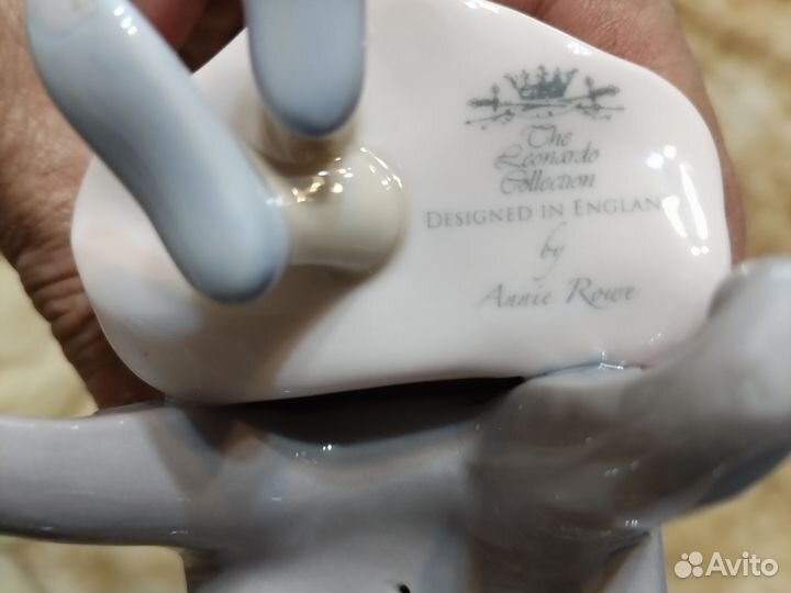 Статуэтка фарфор девочка с бабочкой