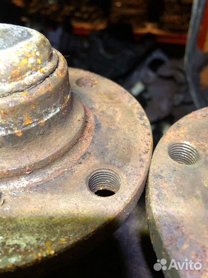 Задняя ступица Audi 80B3 80B4 100c3