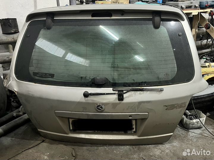 Крышка багажника Kia sorento 1