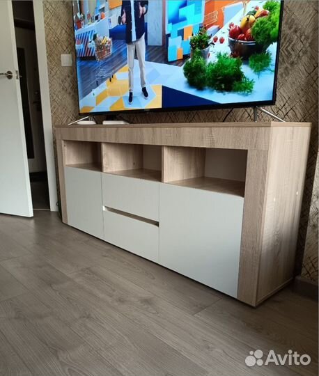 Тумба под тв Сура