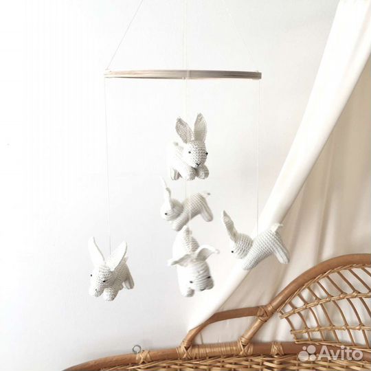 Детский мобиль в кроватку