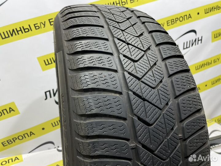 Pirelli Winter Sottozero 3 235/50 R19