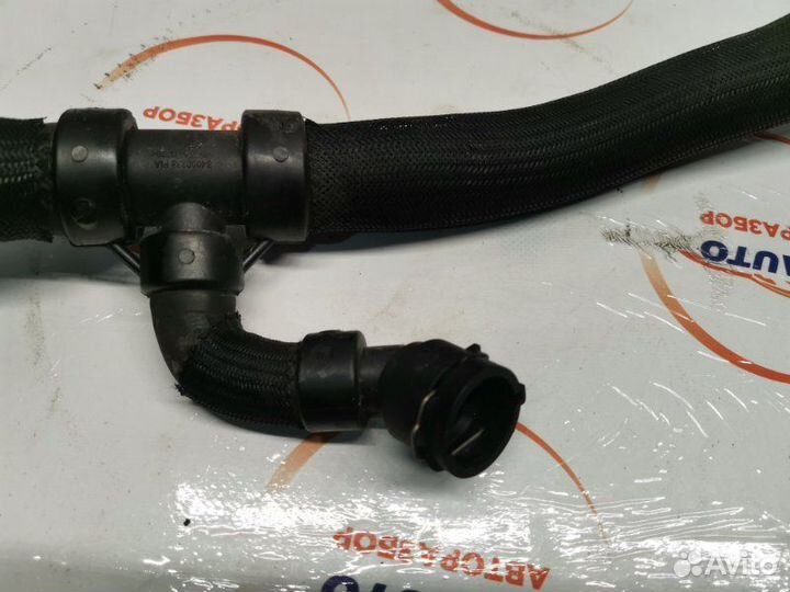 Патрубок системы охлаждения Volvo V60 2.0 дизель