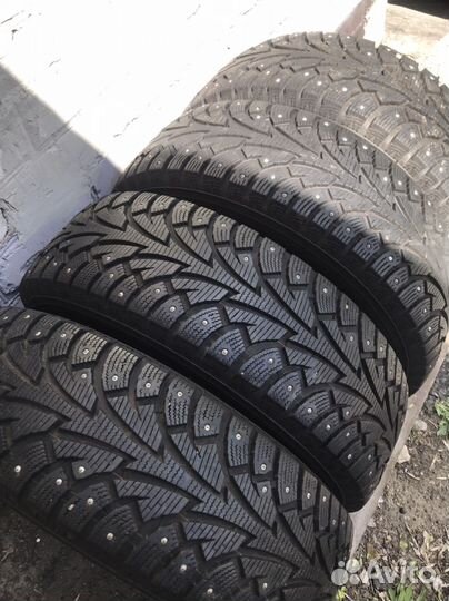 Hankook Winter I'Pike W409 215/65 R17