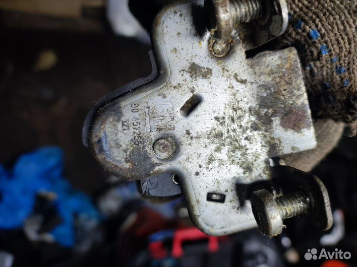 Замок крышки багажника opel vectra B