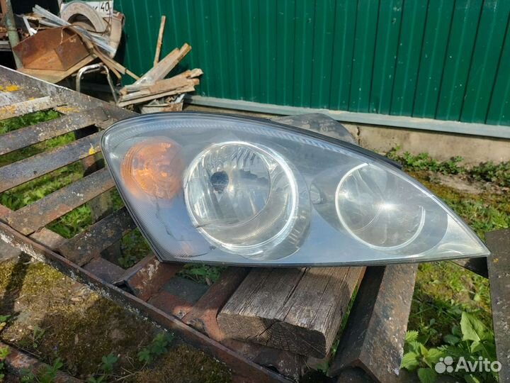 Фара правая kia ceed