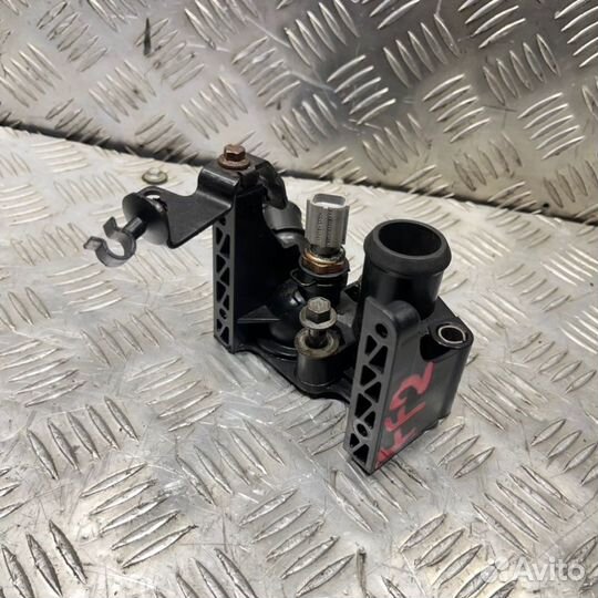 Фланец системы охлаждения Ford Focus 2 1.6 2011