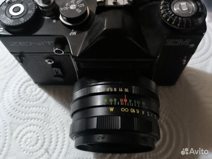 Пленочный фотоаппарат зенит em