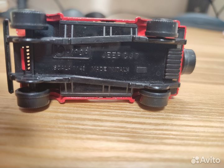 Модель Burago Jeep CJ7