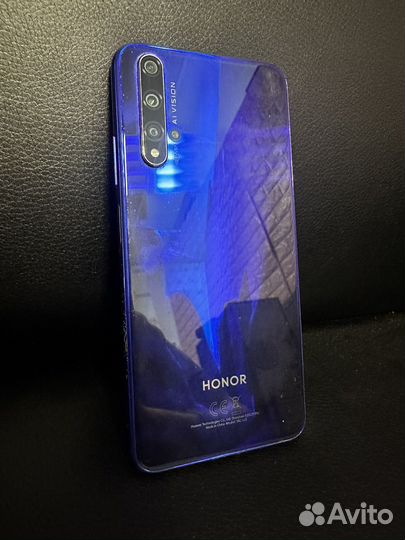 Телефон Honor 20