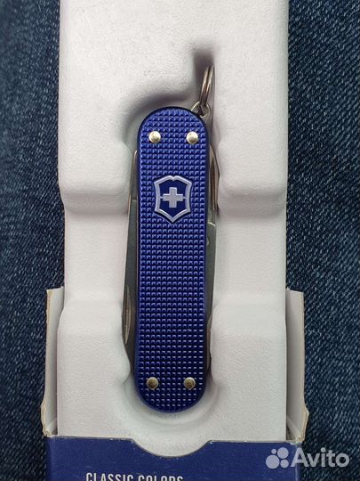Нож-брелок Victorinox Classic SD Alox Colors