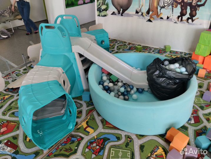 Детская горка С сухим босэйном