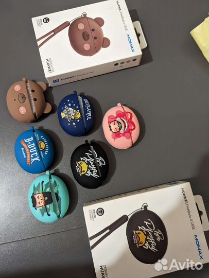 Чехлы Huawei Freebuds 4i/5i Case Momax с ремешком