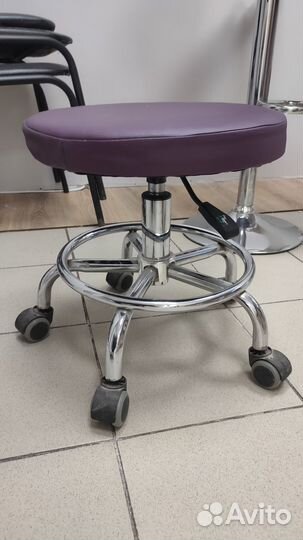 Стул мастера по педикюру