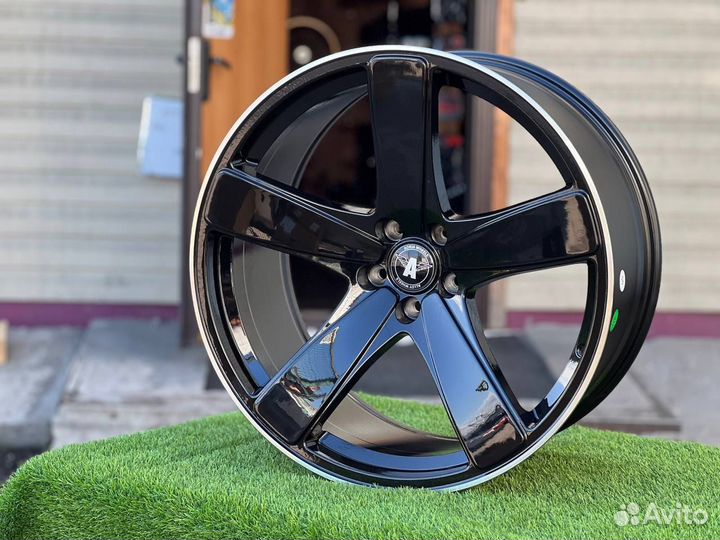 Стильные диски на Porche Macan R21