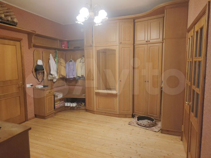 3-к. квартира, 110,5 м², 2/5 эт.