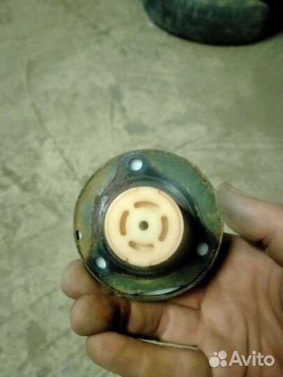 Воздушный клапан бензобака Mitsubishi Lancer 6