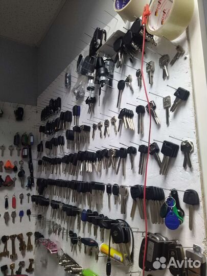 Изготовление ключей чипов, ремонт замков