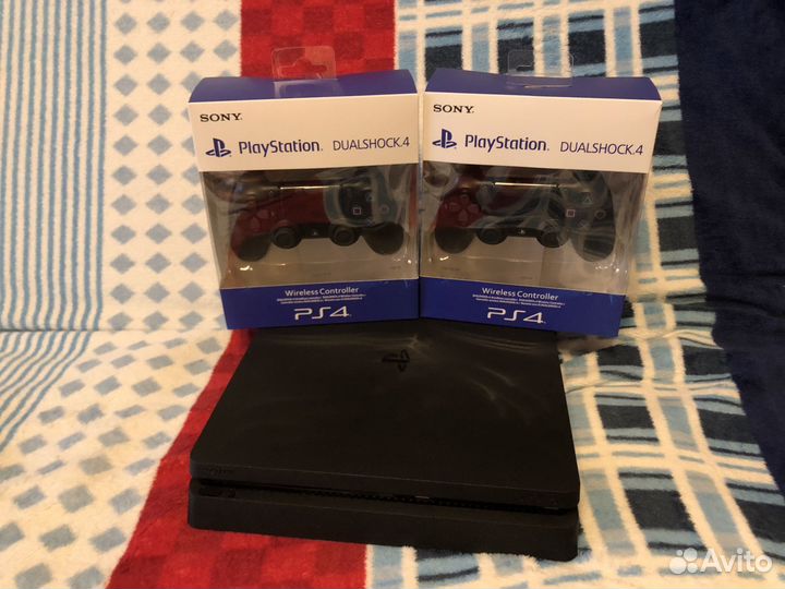 PS4 Slim 1Tb + 2 новых джойстика и много игр