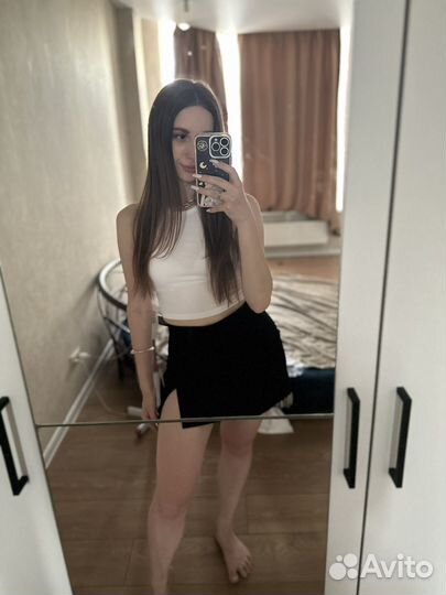 Черная мини юбка