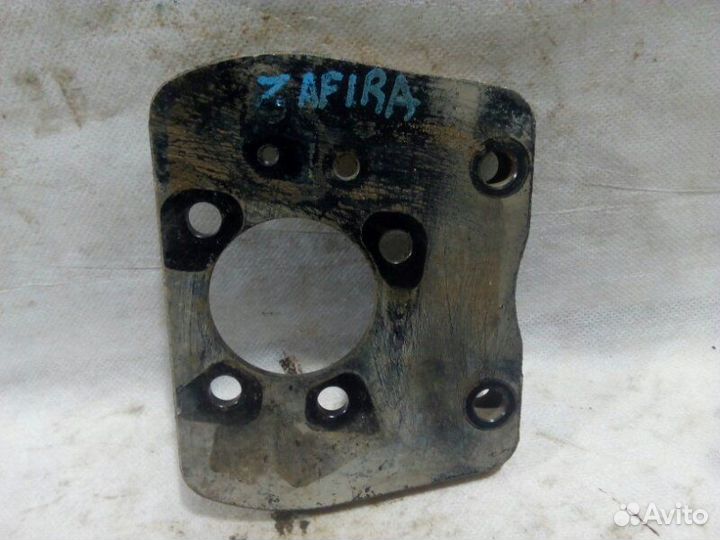 Кулак поворотный задний Opel Zafira C