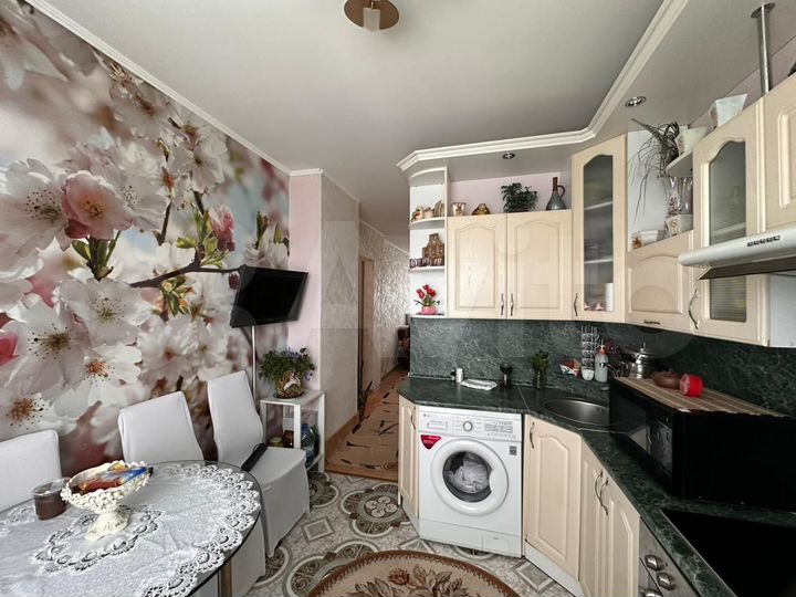 4-к. квартира, 76 м², 9/9 эт.