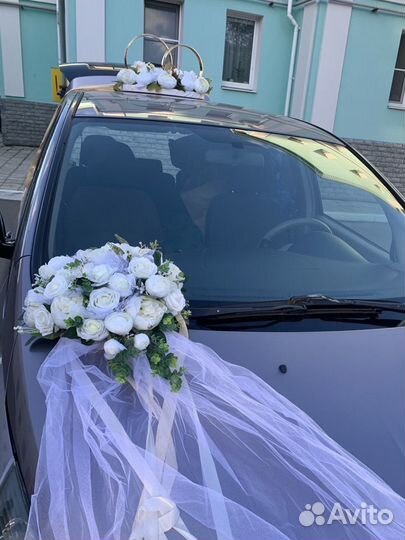 Свадебные украшения автомобиля в аренду