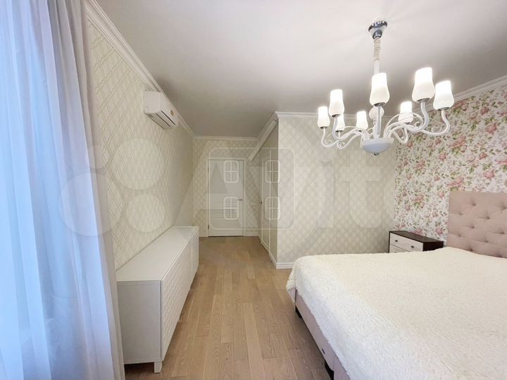 2-к. квартира, 80,7 м², 9/9 эт.