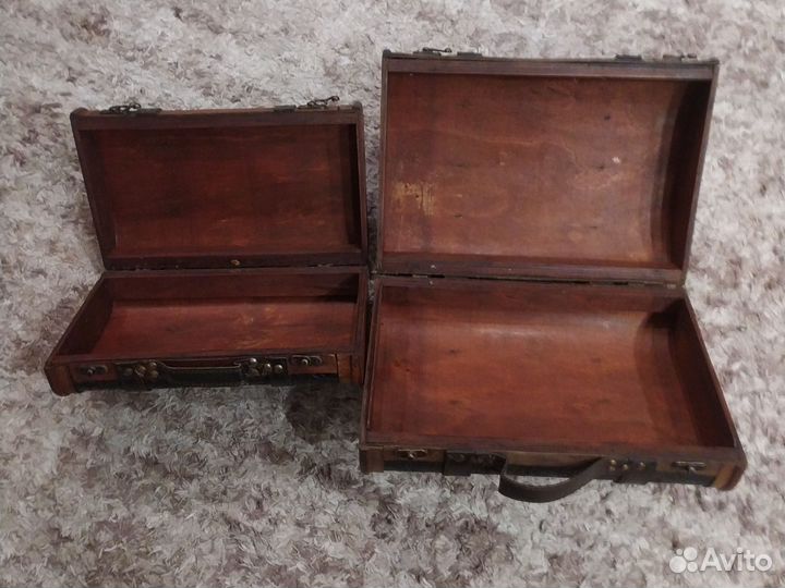 Сундук деревянный