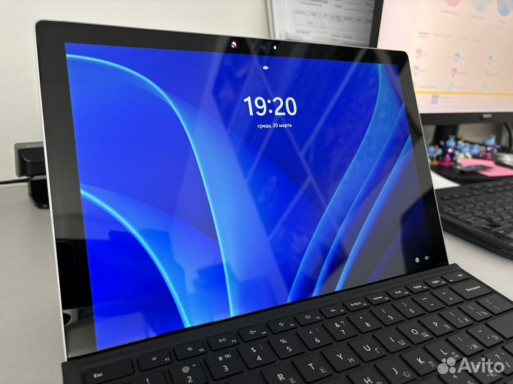 Ноутбук-планшет Microsoft Surface Pro 5