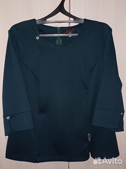 Костюм женский с юбкой