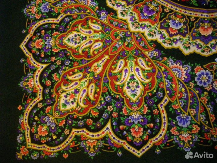 Павловопосадская шаль и платок