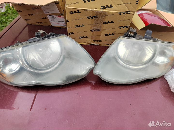 Фары бу chrysler town country 2003-2008