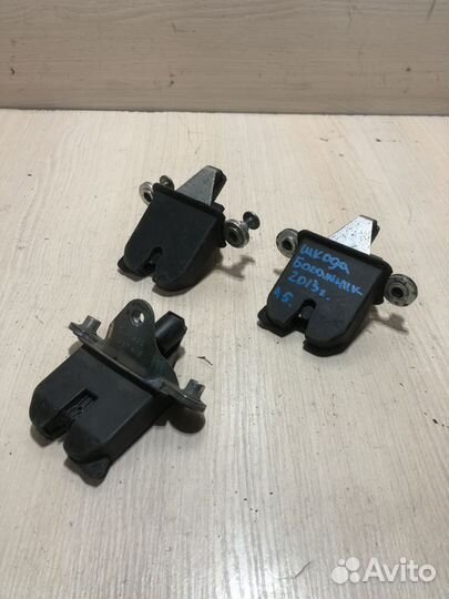 Замок крышки багажника skoda Octavia A5