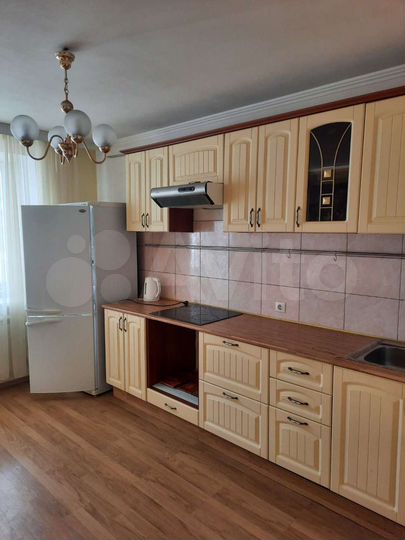 2-к. квартира, 76 м², 7/10 эт.