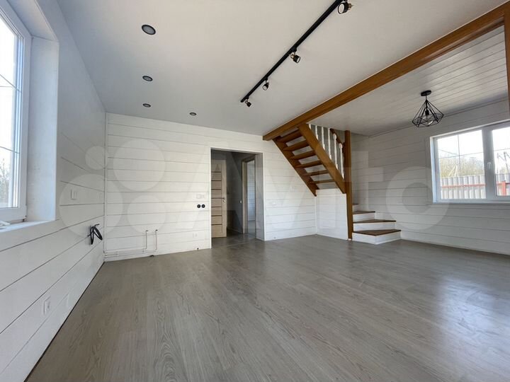 Дом 145 м² на участке 9 сот.