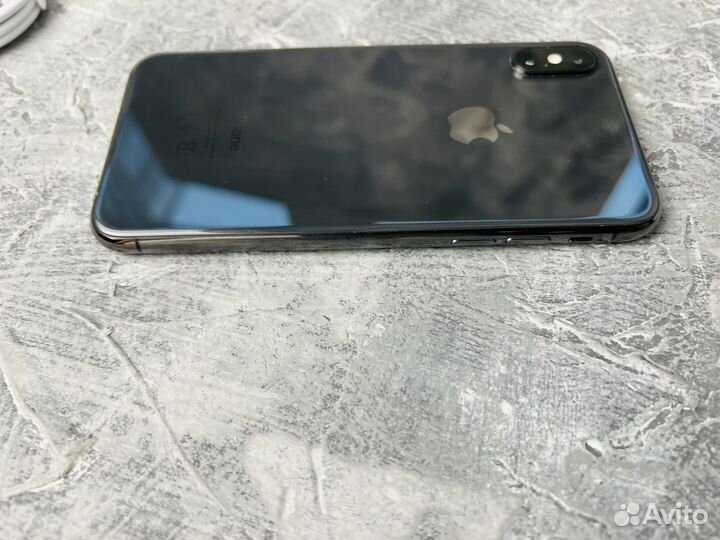 iPhone Xs, 64 ГБ