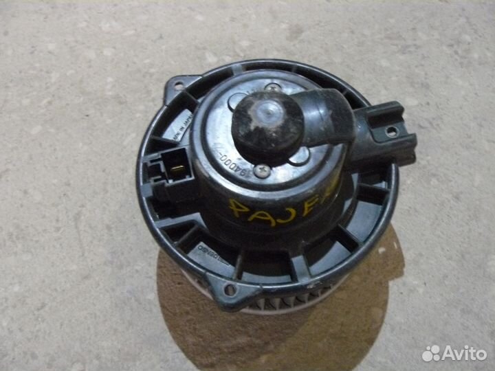 Моторчик отопителя Mitsubishi Pajero Montero Sport