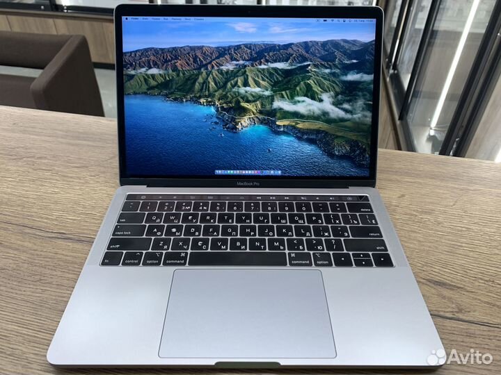 Apple MacBook Pro 13” Retina with Touch Bar (2017)