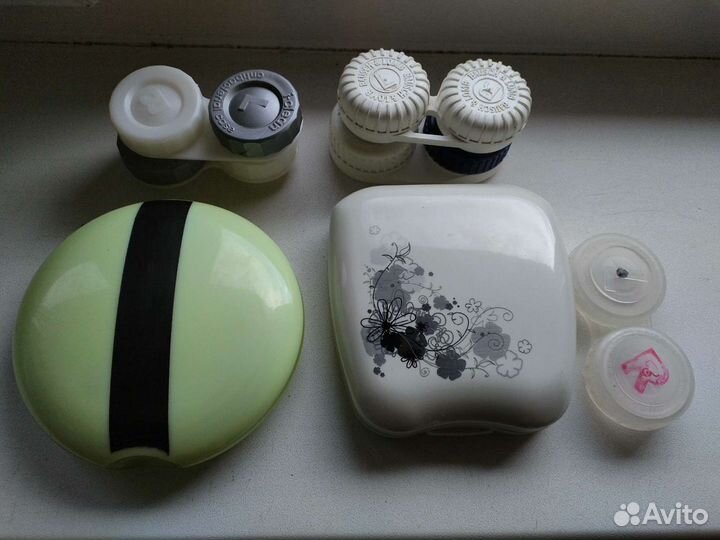 Удобный контейнер для ношения линз