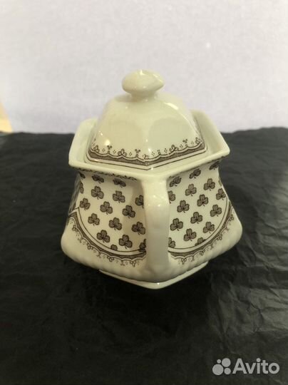 Сахарница и молочник Англия