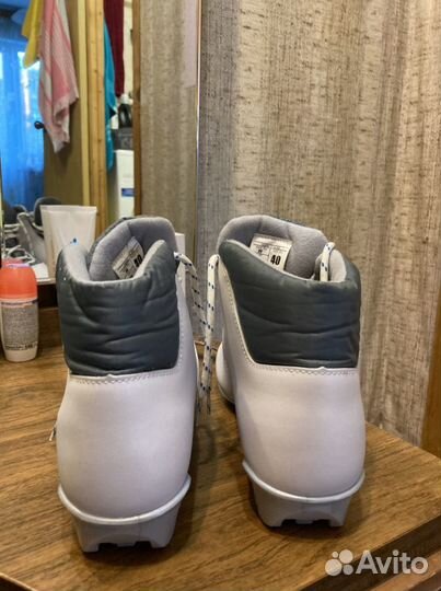 Лыжные ботинки