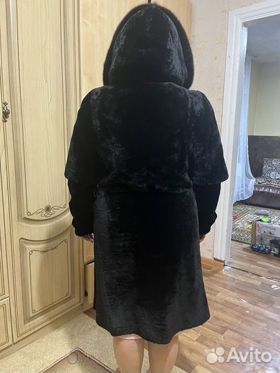 Шуба мутоновая с капюшоном