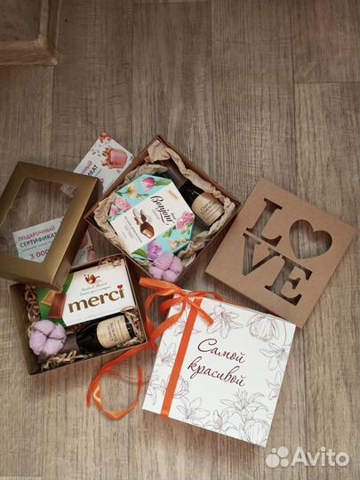 Подарочные боксы с шампанским и конфетами