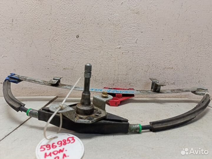 Стеклоподъемник механический передний левый 105977