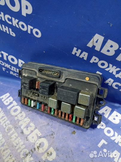 Блок предохранителей под капот Ваз Лада 2115 седан