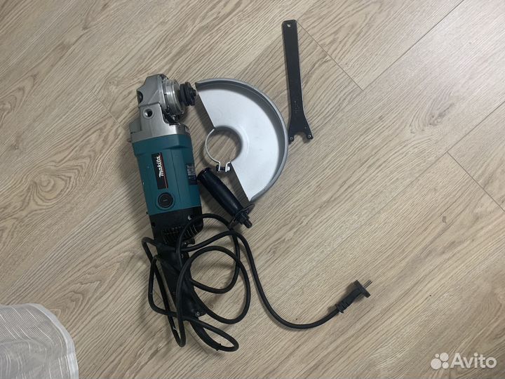 Ушм болгарка makita 230 9069