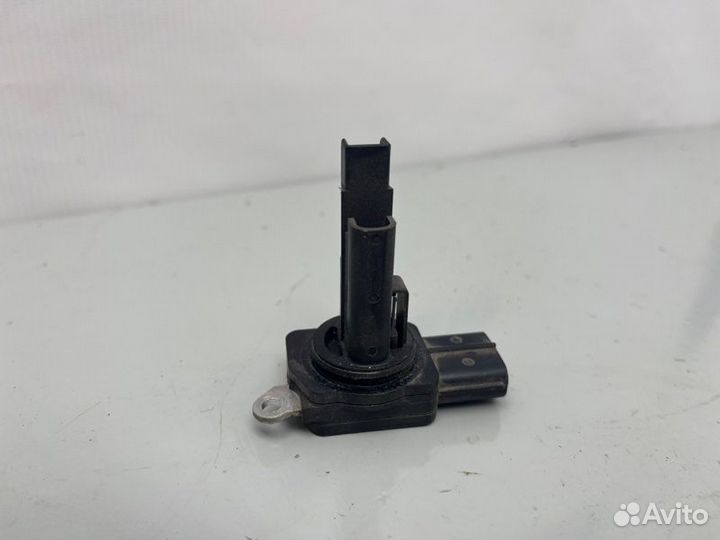 Датчик массового расхода воздуха Toyota Corolla