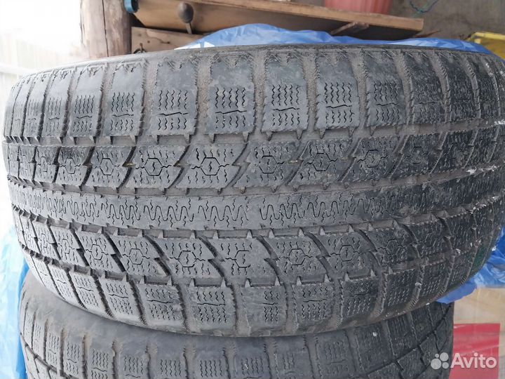 Toyo Observe GSi-5 215/50 R17
