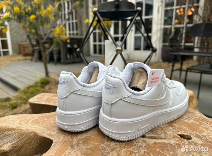 Nike air force 1 low white